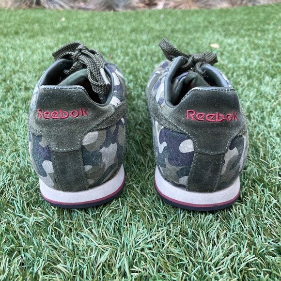 9.5 Reebok Camo x Suede - Picture 2 of 3